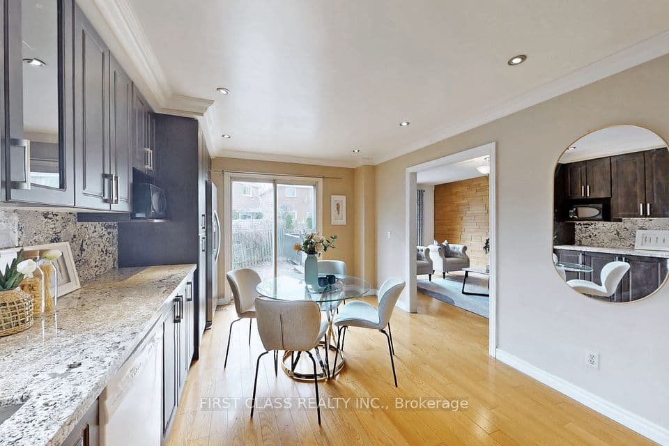 Home staging at Ironwood Ct — project photograph 5