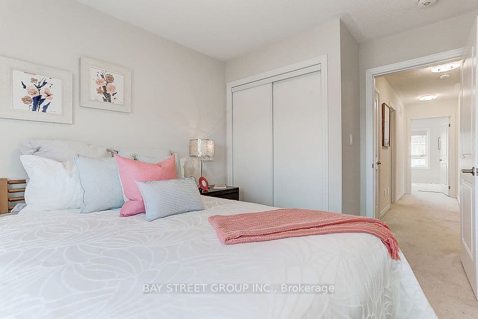 Home staging at Chicago Ln — project photograph 17