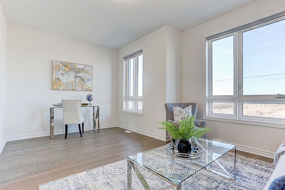 Home staging at Chicago Ln — project photograph 25