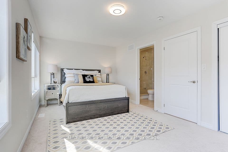 Home staging at Chicago Ln — project photograph 7