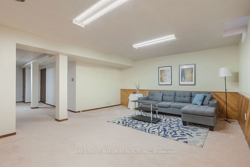 Home staging at Plumbrook Crescent — project photograph 3