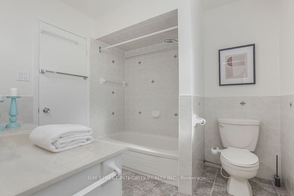 Home staging at Plumbrook Crescent — project photograph 10