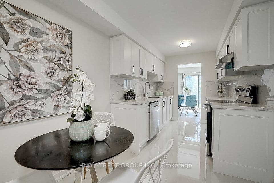 Home staging at Belinda Square — project photograph 23