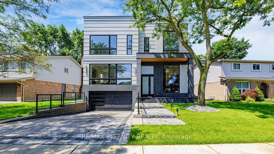 Home staging at Sanderson Crescent — project photograph 1