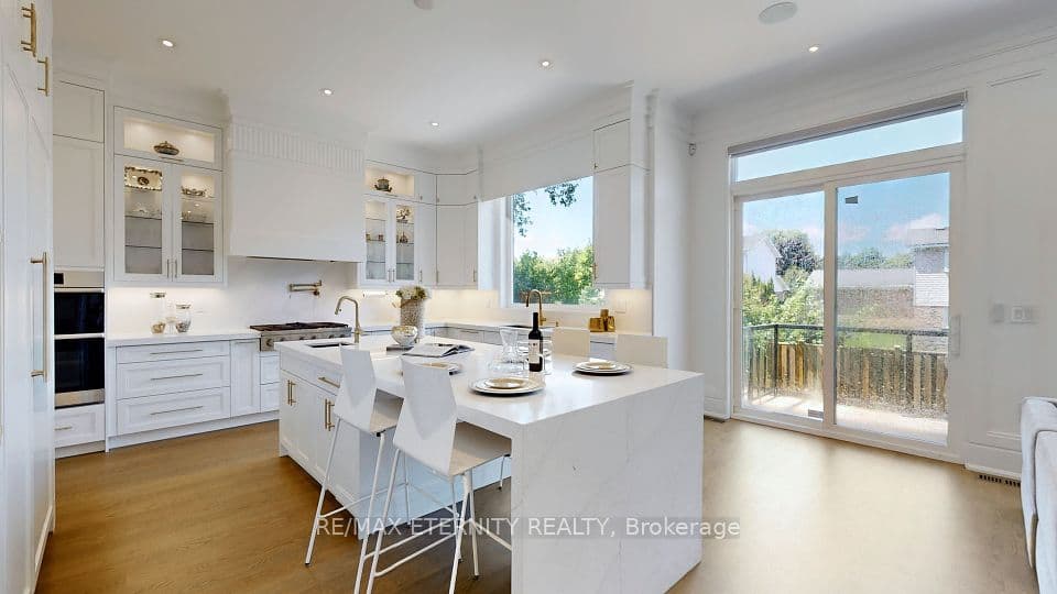 Home staging at Sanderson Crescent — project photograph 9