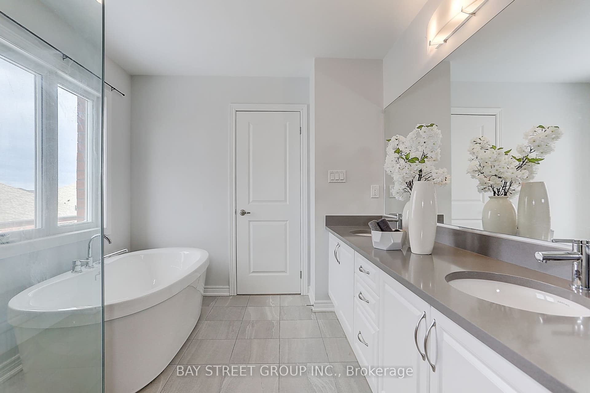Home staging at Faimira Ave — project photograph 3