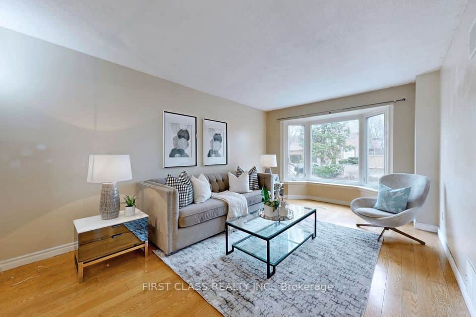 Home staging at Ironwood Ct — project photograph 2